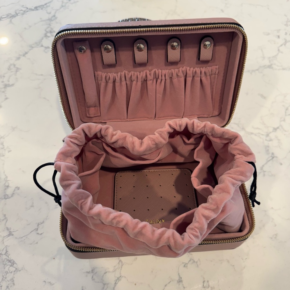 CALPAK Travel Jewelry case with zip closure NEW